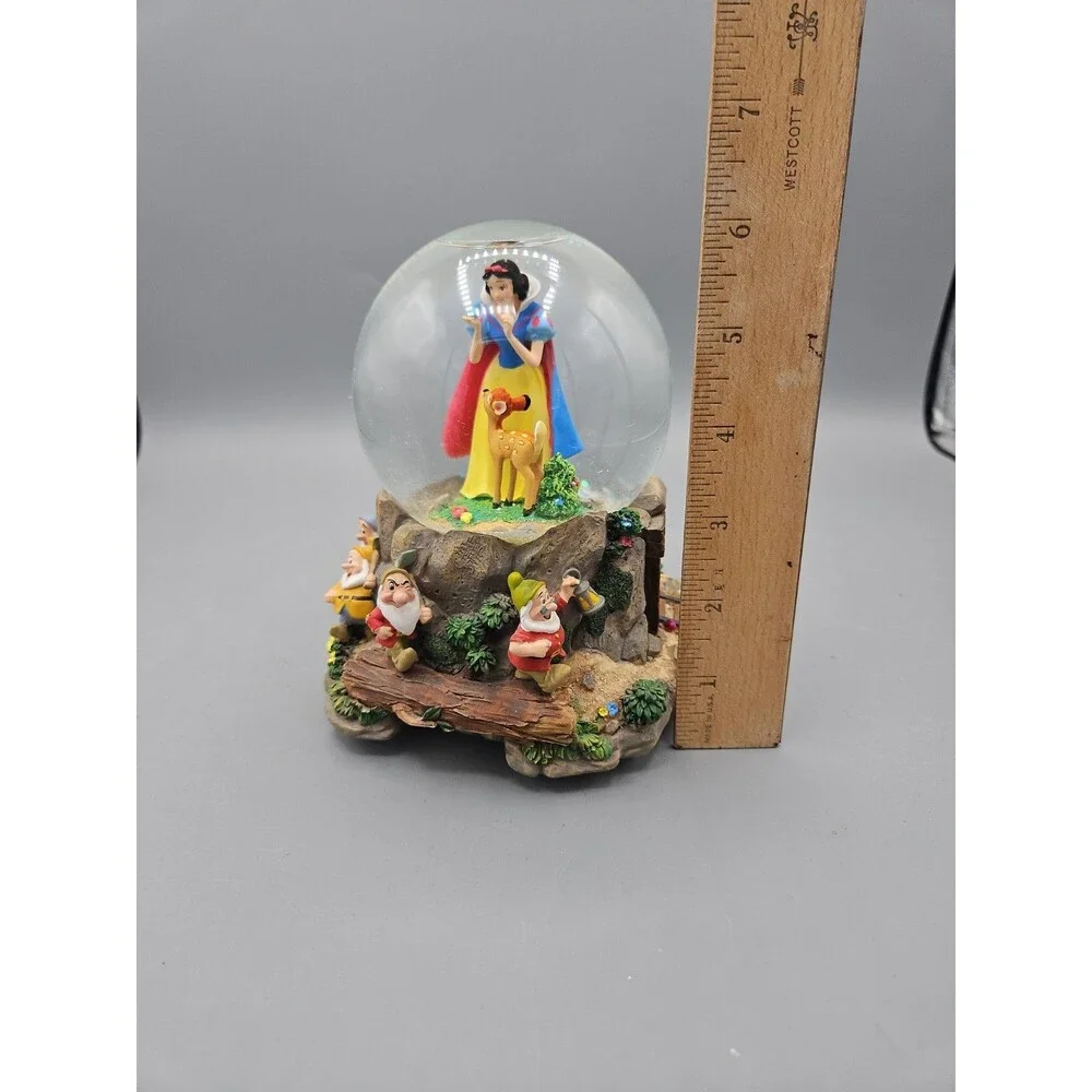 6” Disney Snow White And The Seven Dwarfs Heigh Ho Snow globe Music